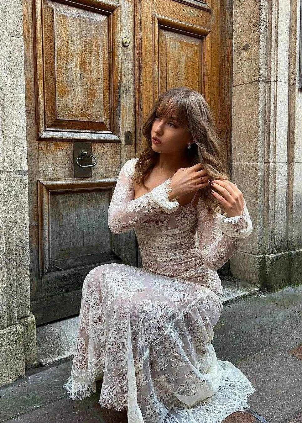 Vintage Lace Maxi Dress - Stylbelle