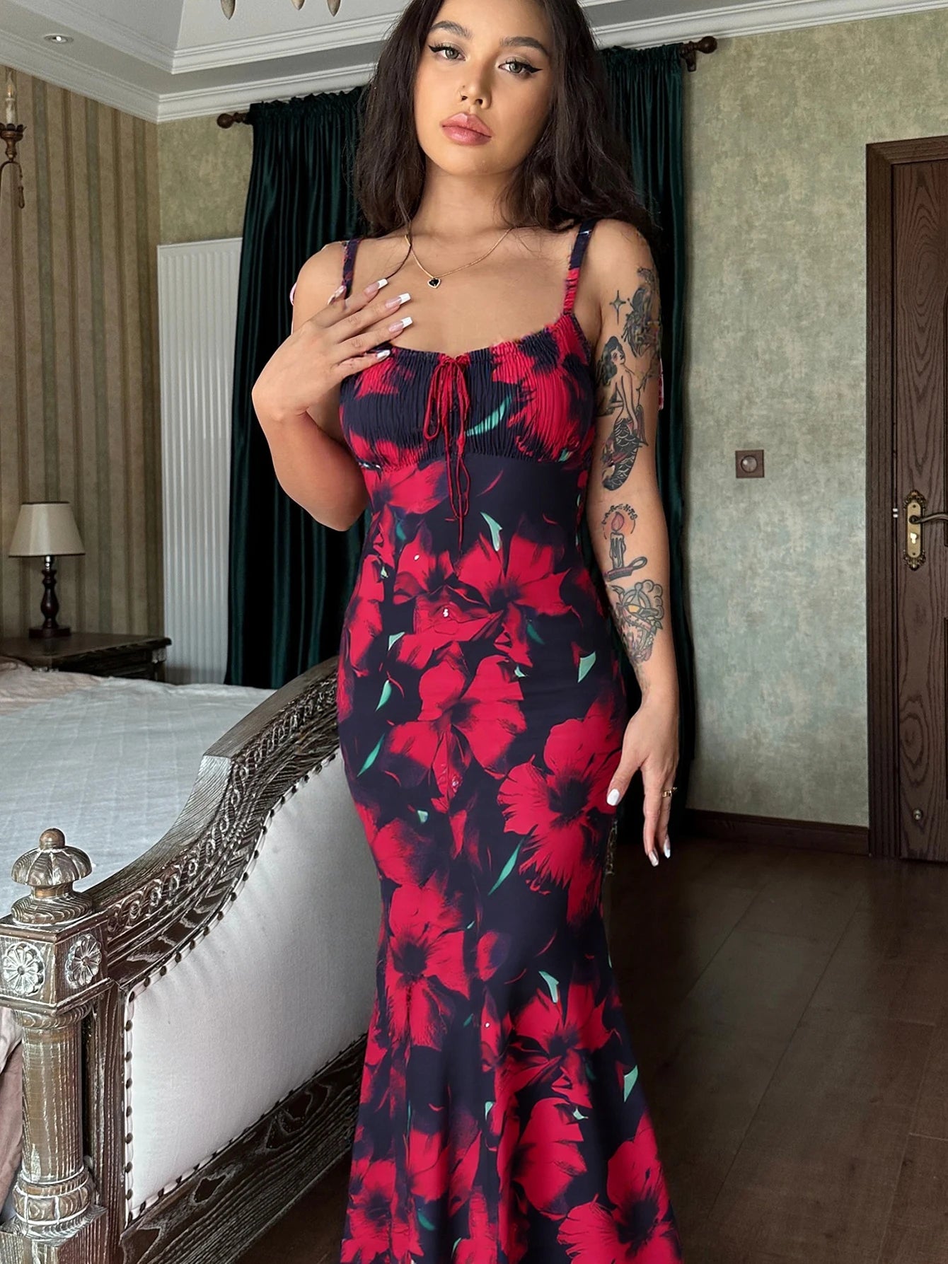 Floral Backless Maxi Dress – Elegant Ruffle Bodycon