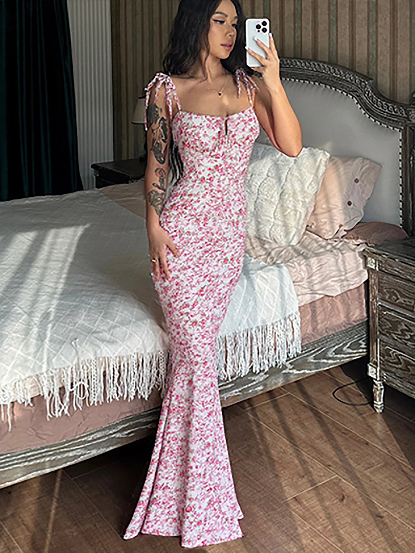 Floral Backless Maxi Dress – Elegant Ruffle Bodycon